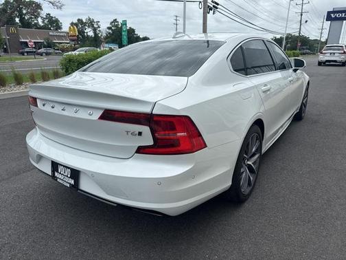 2020 Volvo S90 T6 Momentum