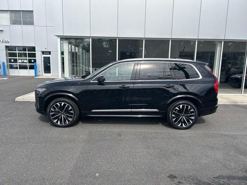 Onyx Black Metallic 2025 Volvo XC90 B5 Plus 7-Seater