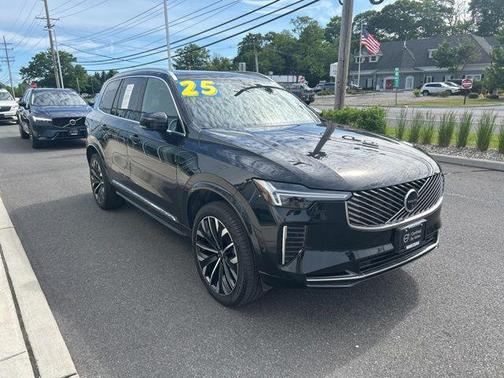 Onyx Black Metallic 2025 Volvo XC90 B5 Plus 7-Seater