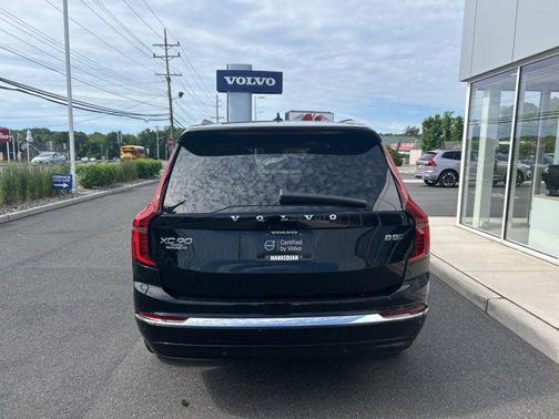 Onyx Black Metallic 2025 Volvo XC90 B5 Plus 7-Seater