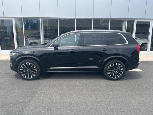 Onyx Black Metallic 2025 Volvo XC90 B5 Plus 7-Seater