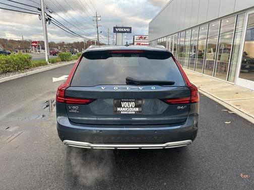 2024 Volvo V90 Cross Country B6 Ultimate
