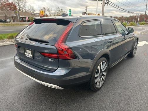 2024 Volvo V90 Cross Country B6 Ultimate