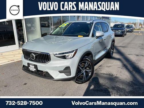 2025 Volvo XC40 B5 Core Bright Theme