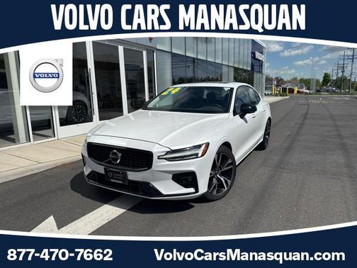2024 Volvo S60 B5 Core Dark Theme