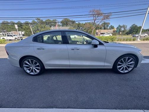 2019 Volvo S60 T5 Momentum