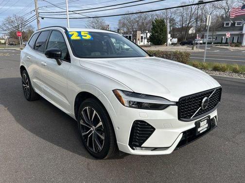 2025 Volvo XC60 B5 Plus