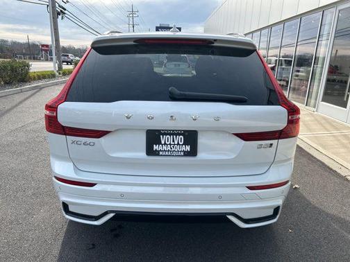 2025 Volvo XC60 B5 Plus