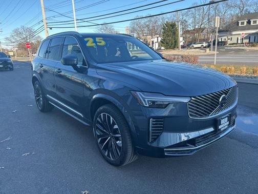 2025 Volvo XC90 B6 Plus 7-Seater