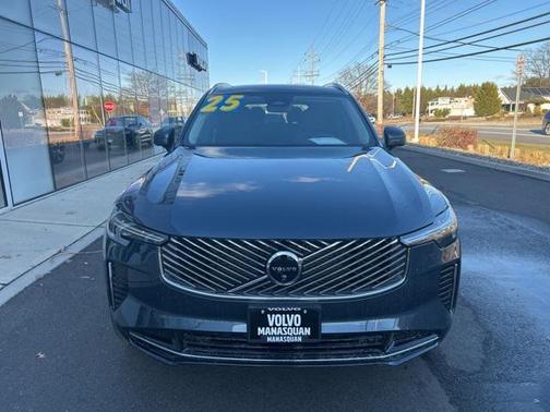 2025 Volvo XC90 B6 Plus 7-Seater