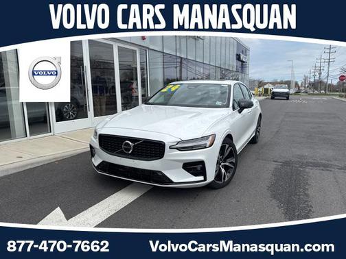 2024 Volvo S60 B5 Core Dark Theme