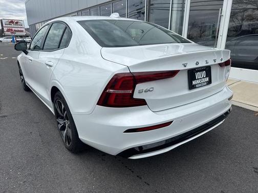 2024 Volvo S60 B5 Core Dark Theme