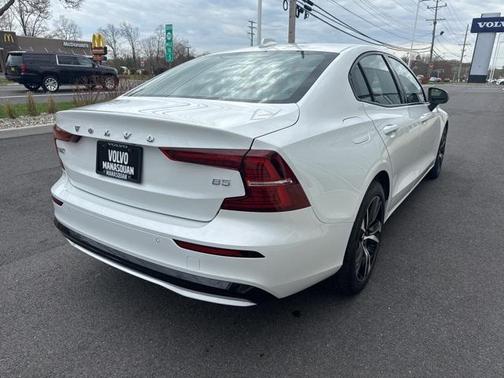 2024 Volvo S60 B5 Core Dark Theme