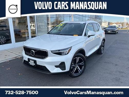 2025 Volvo XC40 B5 Core Bright Theme