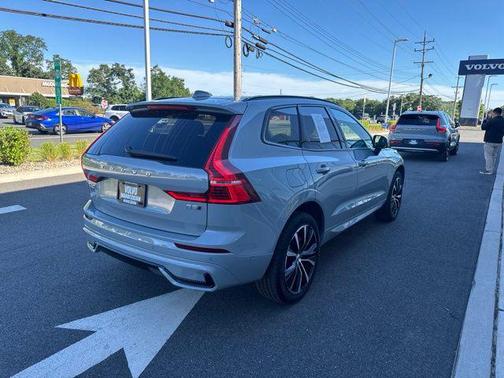 Vapour Grey Metallic 2025 Volvo XC60 B5 Plus