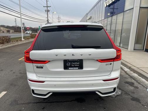 2025 Volvo XC60 B5 Plus