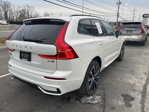 2025 Volvo XC60 B5 Plus