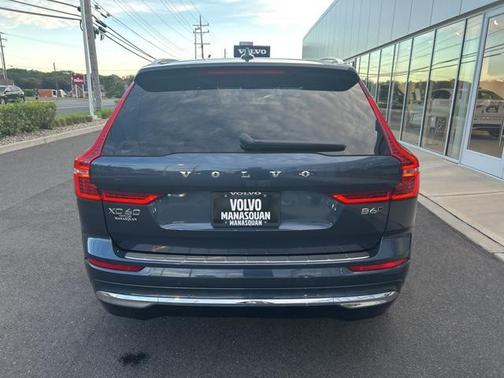 2022 Volvo XC60 B6 Inscription