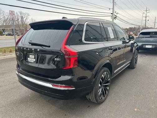 2025 Volvo XC90 B5 Plus 7-Seater