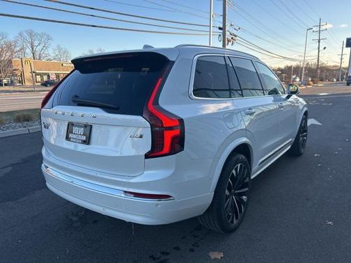 2025 Volvo XC90 B6 Plus 7-Seater