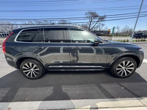 2022 Volvo XC90 T6 Inscription