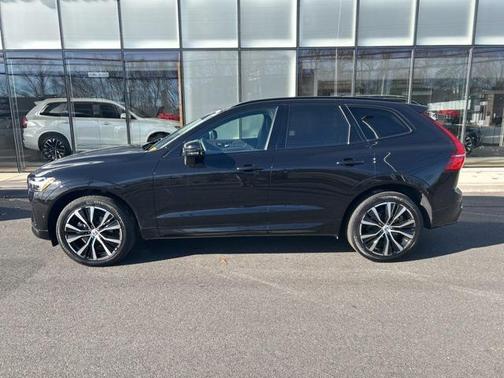 2025 Volvo XC60 B5 Plus