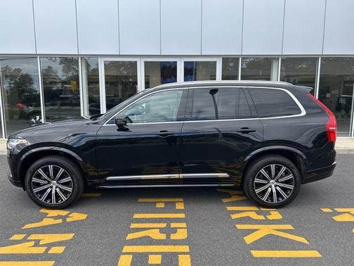 2024 Volvo XC90 B5 Plus Bright Theme