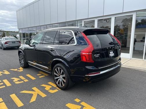 2024 Volvo XC90 B5 Plus Bright Theme