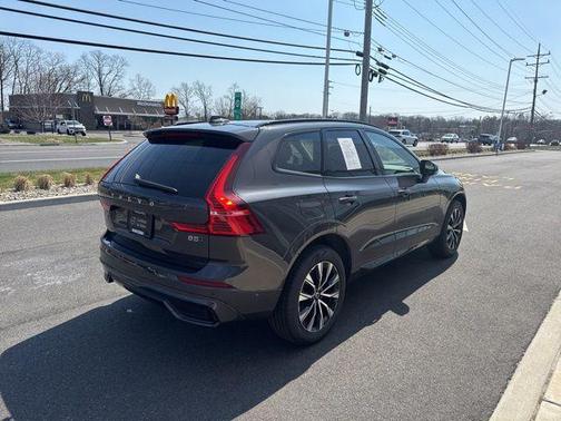 2025 Volvo XC60 B5 Plus