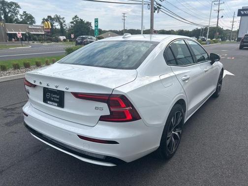 2024 Volvo S60 B5 Core Dark Theme