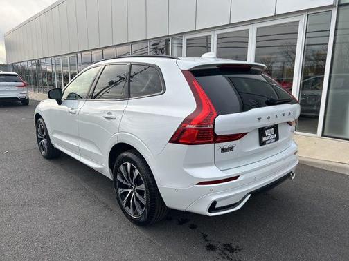 2025 Volvo XC60 B5 Plus