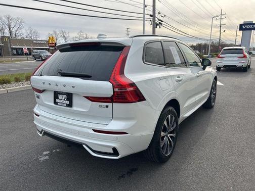 2025 Volvo XC60 B5 Plus