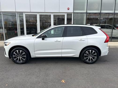 2025 Volvo XC60 B5 Plus