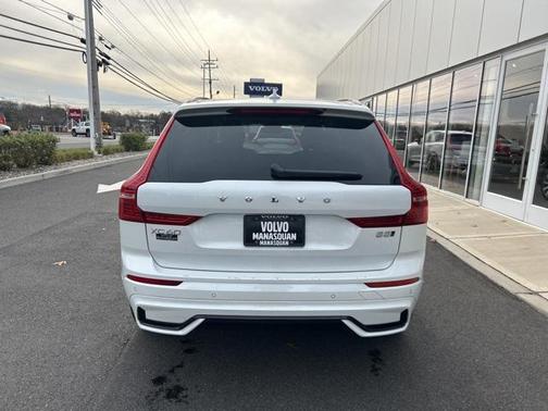 2025 Volvo XC60 B5 Plus