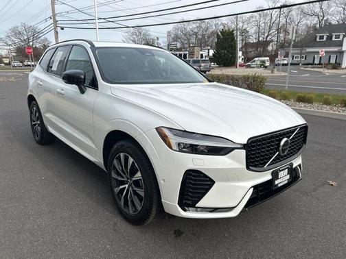 2025 Volvo XC60 B5 Plus