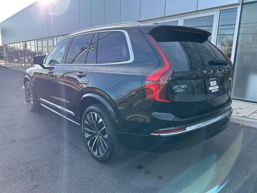 2025 Volvo XC90 B6 Plus 7-Seater