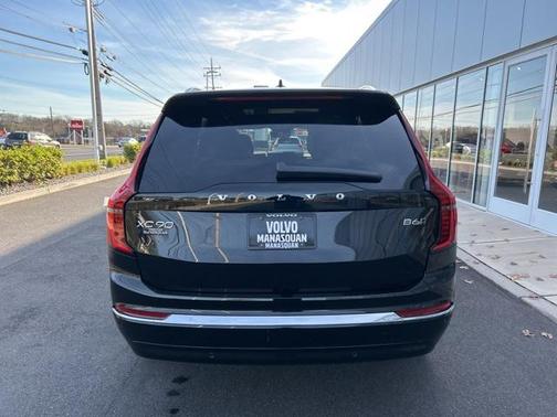 2025 Volvo XC90 B6 Plus 7-Seater