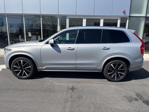 2024 Volvo XC90 B5 Plus Bright Theme