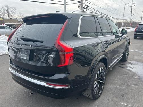 2025 Volvo XC90 B5 Plus 7-Seater