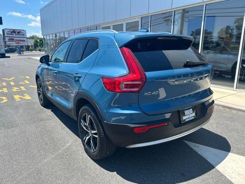 Fjord Blue Metallic 2025 Volvo XC40 B5 Core Bright Theme