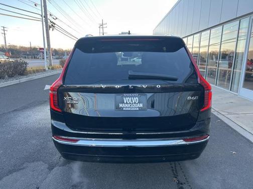 2025 Volvo XC90 B6 Plus 7-Seater