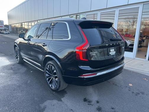 2025 Volvo XC90 B6 Plus 7-Seater