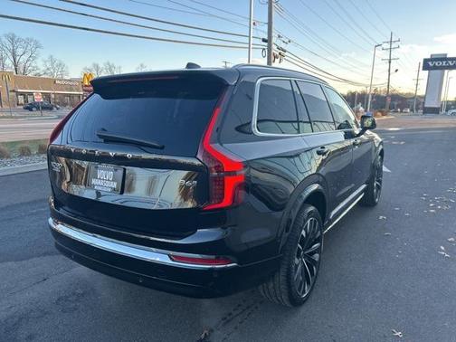 2025 Volvo XC90 B6 Plus 7-Seater