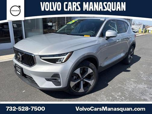 2025 Volvo XC40 B5 Plus Bright Theme