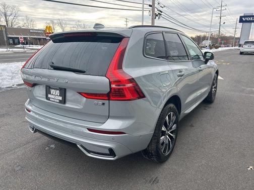 2025 Volvo XC60 B5 Plus