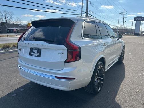 2025 Volvo XC90 B5 Plus 7-Seater