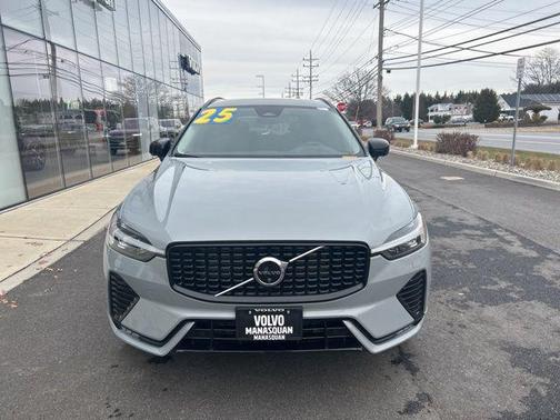 2025 Volvo XC60 B5 Plus