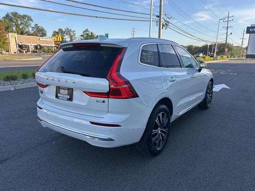 2022 Volvo XC60 B5 Inscription