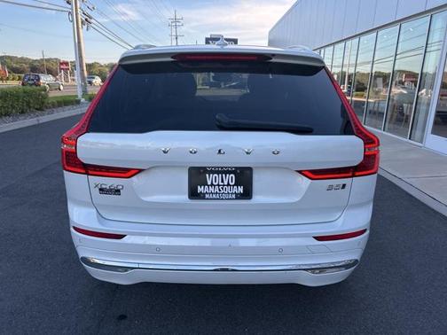 2022 Volvo XC60 B5 Inscription