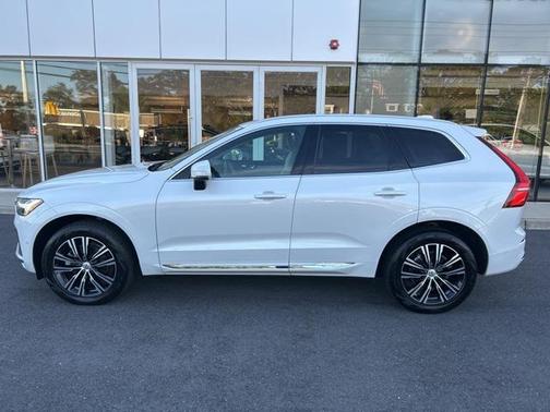 2022 Volvo XC60 B5 Inscription
